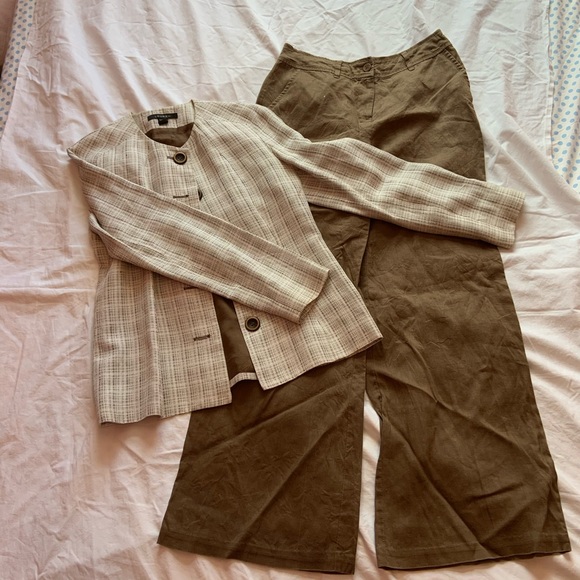 Blazer - Picture 3 of 3